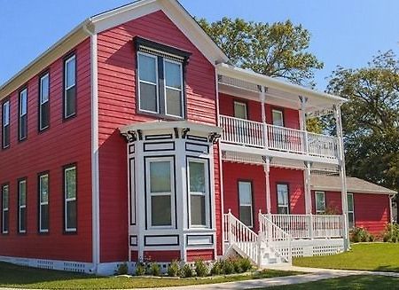 Red Velvet Inn Navasota ภายนอก รูปภาพ