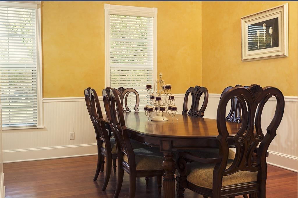 Red Velvet Inn Navasota ภายนอก รูปภาพ