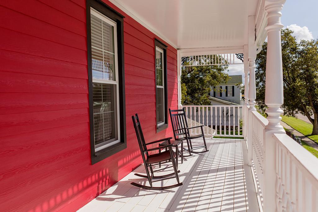 Red Velvet Inn Navasota ภายนอก รูปภาพ