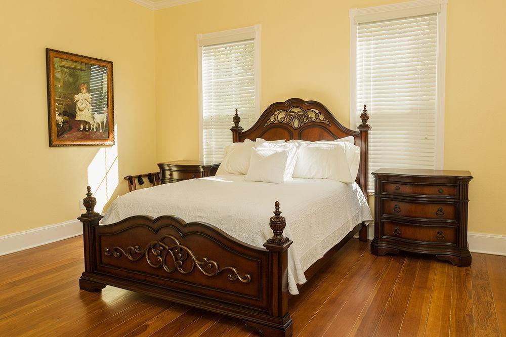 Red Velvet Inn Navasota ภายนอก รูปภาพ